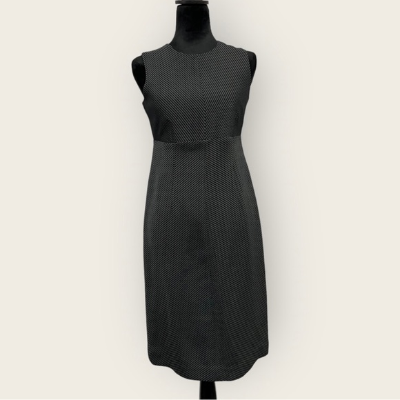 Ann Taylor Loft Black A Line Fluted Flounced Dress Size 0 Career Cocktail - Picture 4 of 7